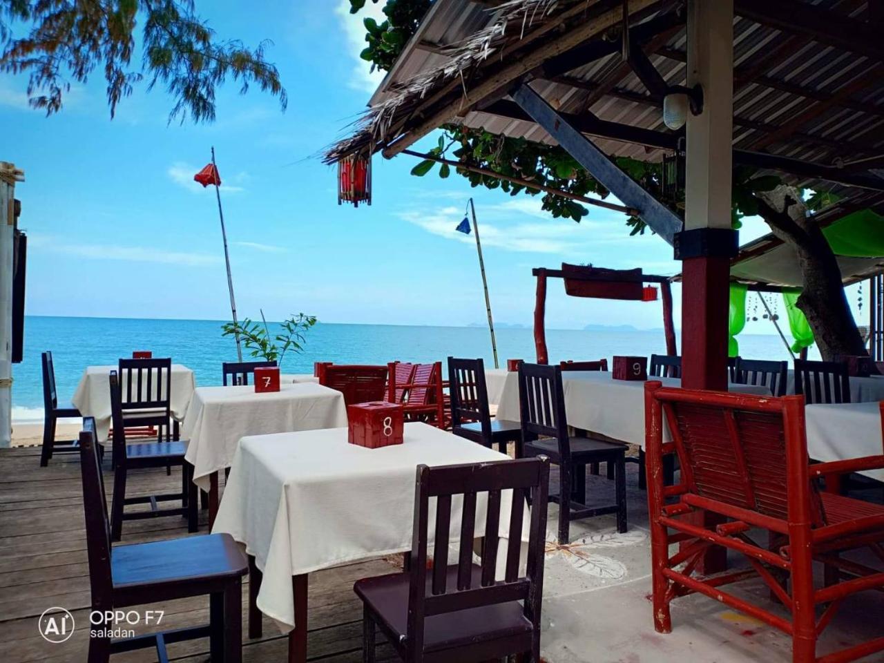 Hotel On The Beach Ko Lanta Exterior foto